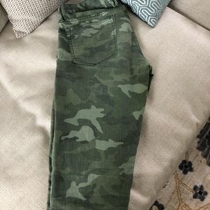 Women’s-gap skinny jeans (Camo)